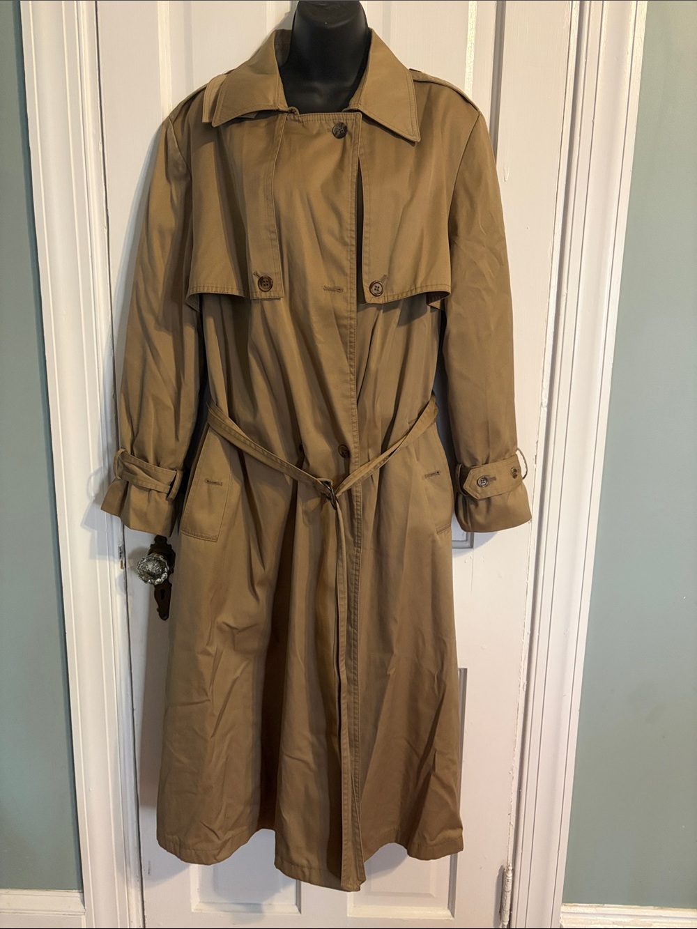 Women’s Classic Tan Trench Coat with Waist Tie
